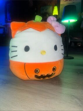 8 Inch Original Squishmallows Hello Kitty Pumpkin Halloween Themed Plush